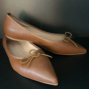 Journee Collection Lena Flats in Camel Size 10, NIB
